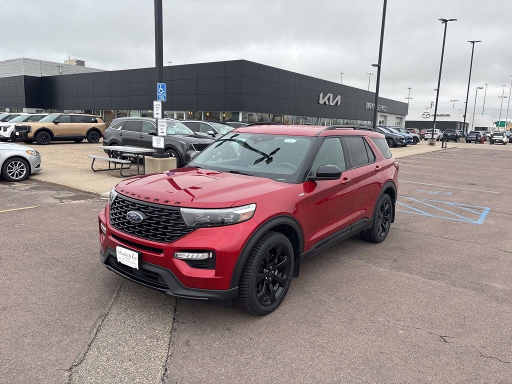 2023 Ford Explorer ST-Line in Rapid Red Metallic Tinted Clearcoat — front three-quarter view