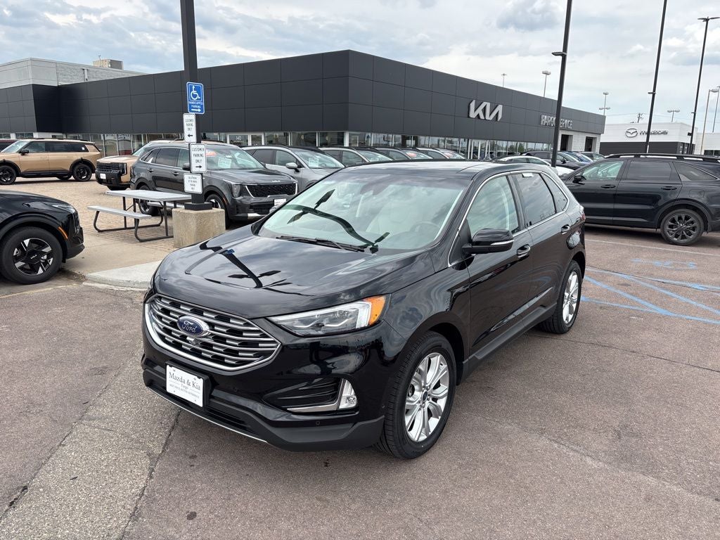 2020 Ford Edge Titanium in Black — front three-quarter view